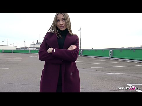 ❤️ ドイツ人スカウトマンは、夢のようにスティール、駐車場のテルテル、お金のためのセクシーに触れることです。 ️  at us ❌️
